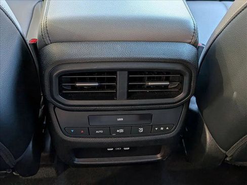 Used 2025 Honda Pilot EX-L image 18