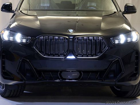 New 2026 BMW X6 xDrive40i w/ Climate Comfort Package image 6