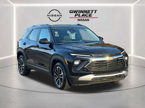 Used 2024 Chevrolet TrailBlazer LT image 3