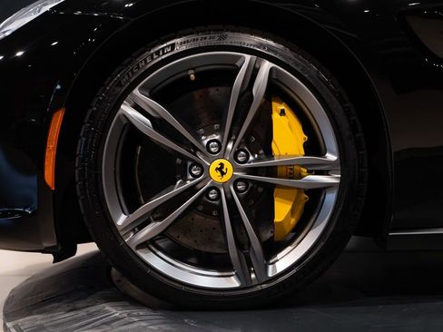 Used 2019 Ferrari GTC4Lusso AWD/4WD image 13
