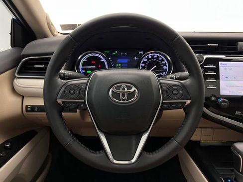 Used 2020 Toyota Camry XLE w/ Sunroof Package FWD image 19