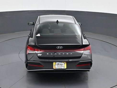 New 2026 Hyundai Elantra SE FWD image 18