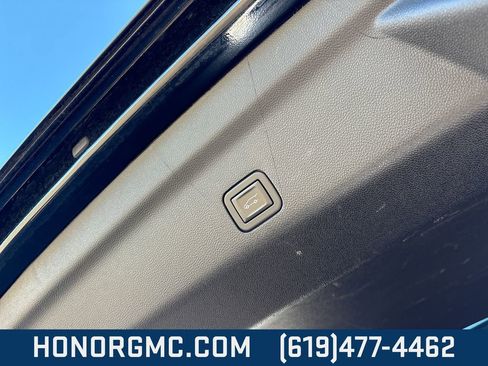 Used 2023 GMC Yukon Denali image 23