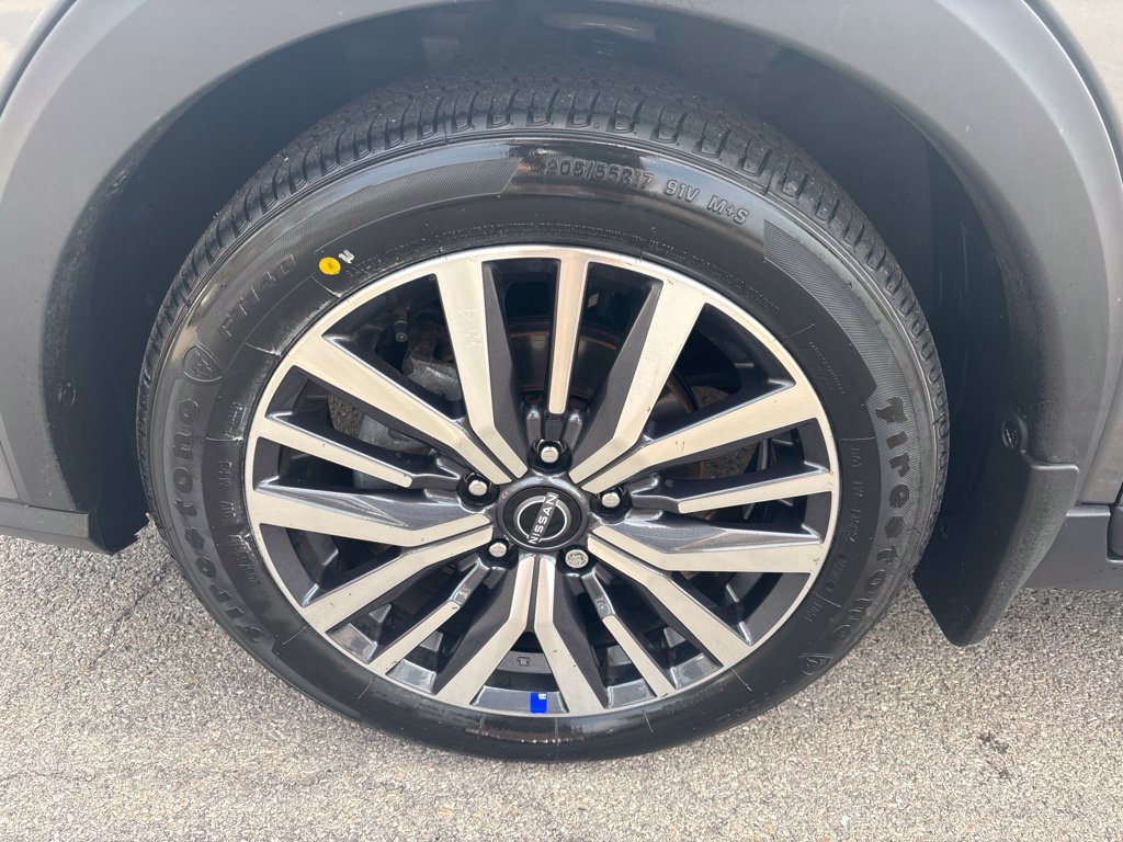 Certified 2024 Nissan Kicks SV FWD image 11