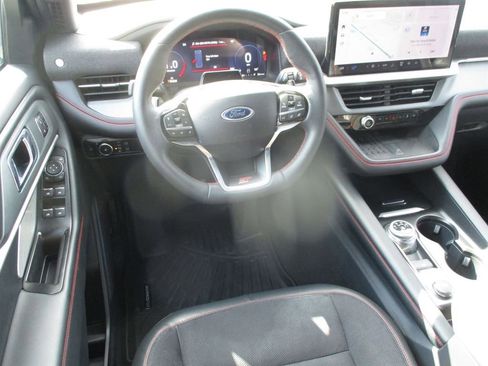 Used 2025 Ford Explorer ST image 9