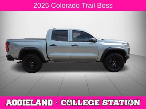 Certified 2025 Chevrolet Colorado Trail Boss AWD/4WD image 2