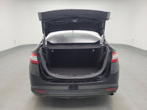 Used 2015 Ford Fusion SE image 29