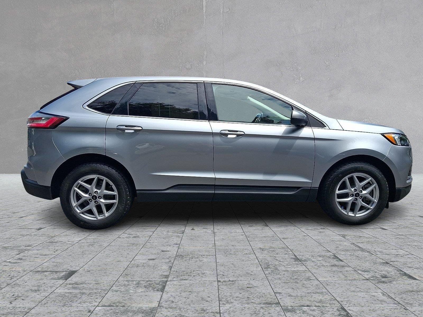 Used 2024 Ford Edge SEL AWD/4WD image 7