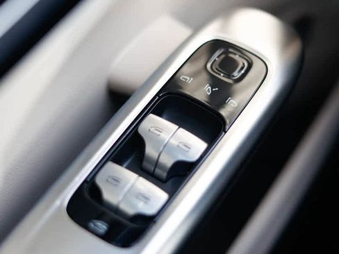 Certified 2025 Mercedes-Benz C 300 4MATIC Sedan image 27