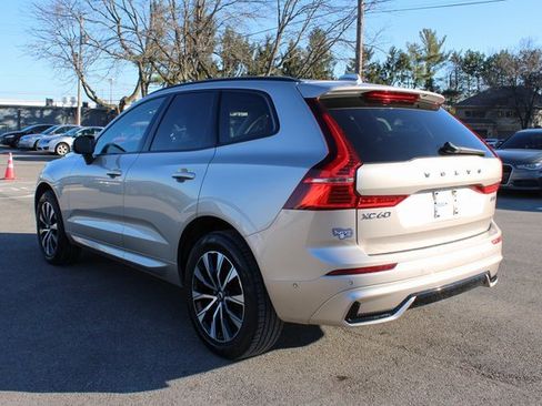 Used 2025 Volvo XC60 B5 Plus image 41