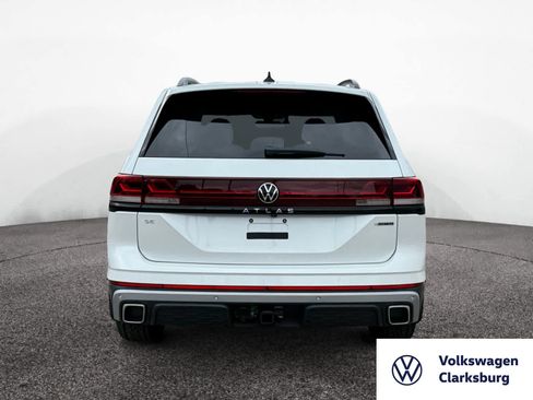 New 2026 Volkswagen Atlas Peak Edition image 4