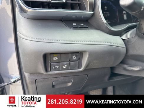 Used 2023 Toyota Highlander Limited image 14