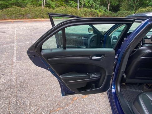 Used 2016 Chrysler 300 Limited RWD image 46