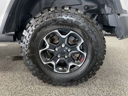 Used 2023 Jeep Wrangler Unlimited Rubicon w/ Cold Weather Group image 22