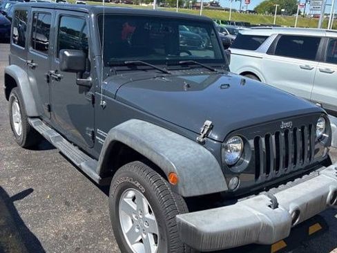 Used 2017 Jeep Wrangler Unlimited Sport w/ Quick Order Package 24S AWD/4WD image 3
