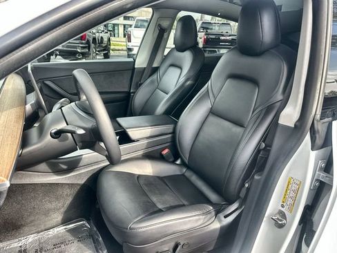 Used 2020 Tesla Model Y Long Range image 19