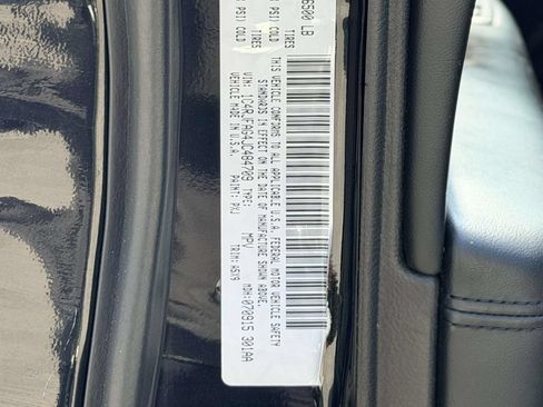 Used 2018 Jeep Grand Cherokee Laredo AWD/4WD image 26