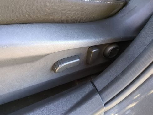 Used 2023 Subaru Outback Premium image 16