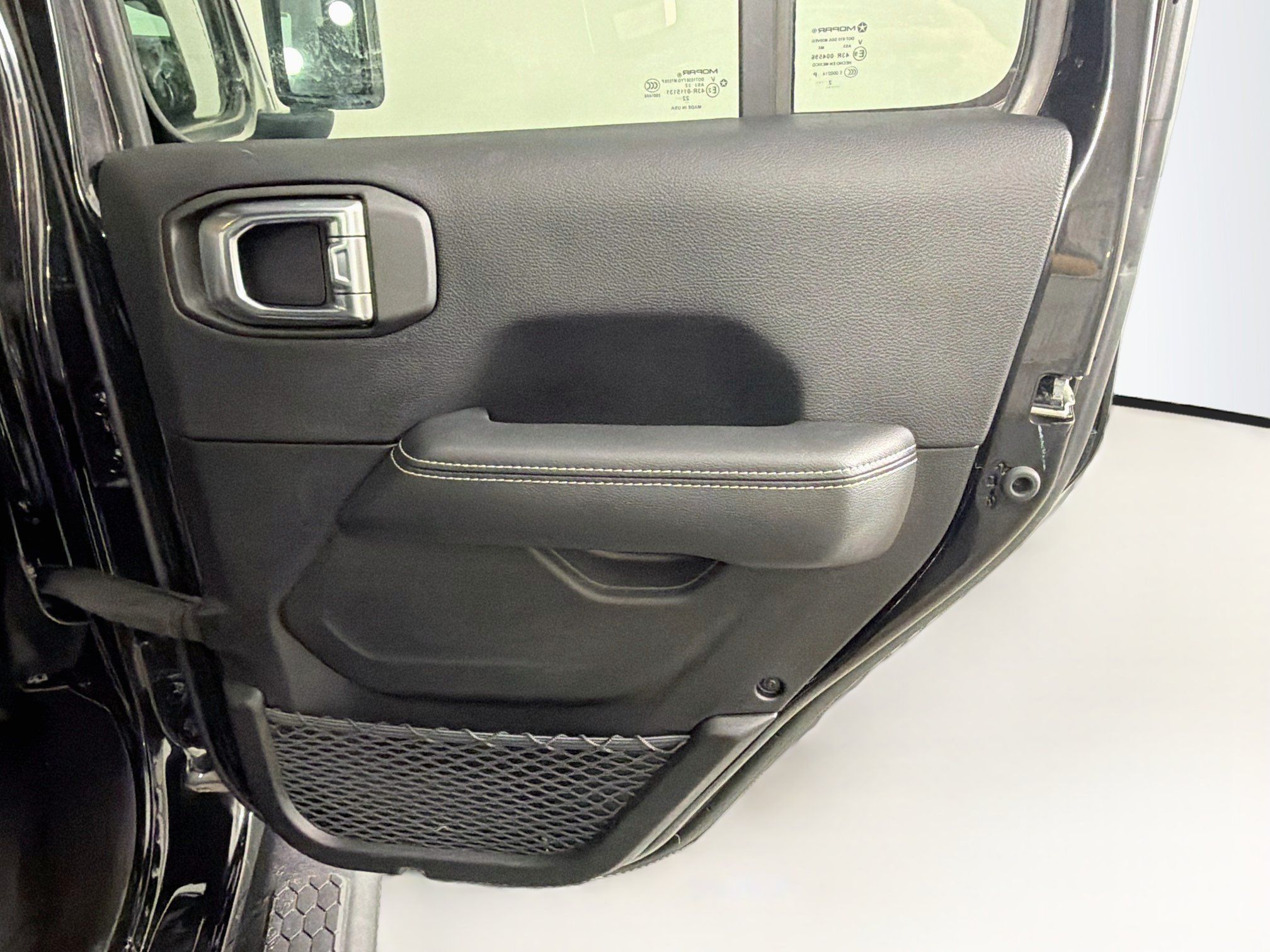 Used 2023 Jeep Wrangler Unlimited Sahara w/ Cold Weather Group AWD/4WD image 30