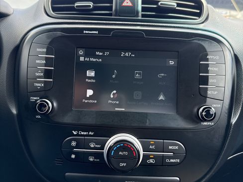 Used 2018 Kia Soul + FWD image 27