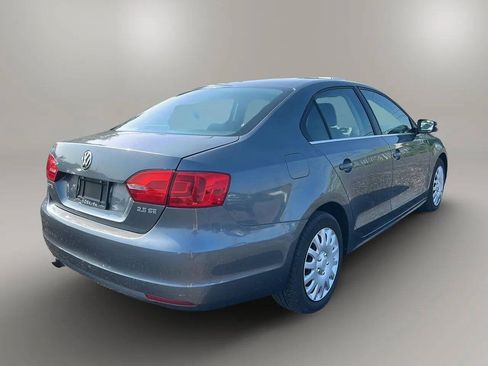 Used 2013 Volkswagen Jetta SE FWD image 7
