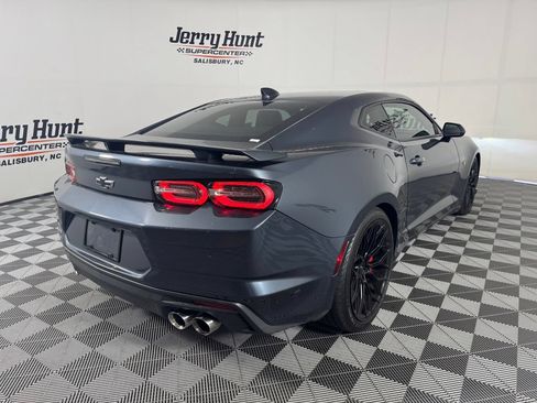 Used 2019 Chevrolet Camaro SS RWD image 7