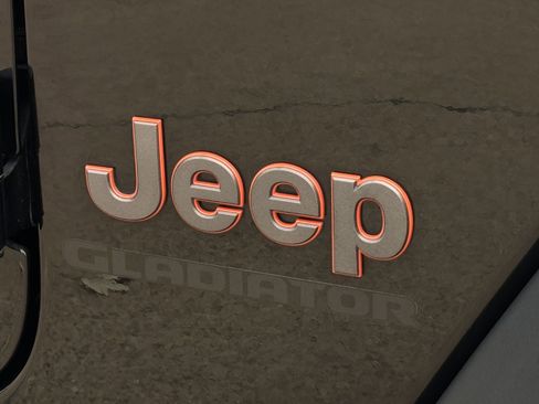 Used 2022 Jeep Gladiator Mojave w/ LED Lighting Group AWD/4WD image 12