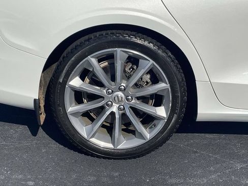 Used 2020 Volvo V60 T5 Momentum w/ Protection Package Premier FWD image 9