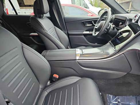 Certified 2025 Mercedes-Benz GLC 300 4MATIC image 11