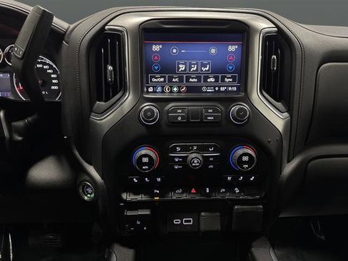 Used 2022 Chevrolet Silverado 2500 LTZ w/ LTZ Plus Package image 9