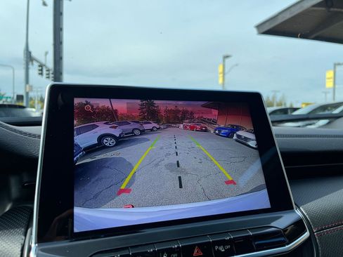 Used 2025 Jeep Compass Trailhawk image 17