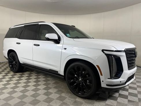 Used 2026 Cadillac Escalade Platinum Luxury AWD/4WD image 12