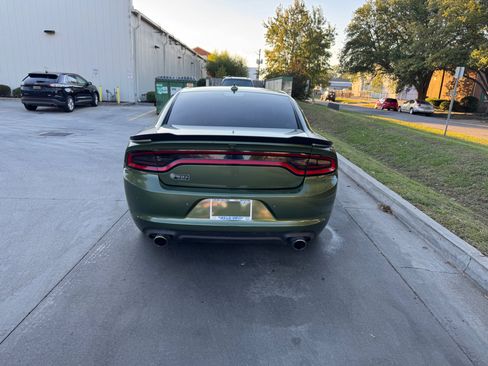 Used 2020 Dodge Charger Scat Pack w/ Navigation & Travel Group image 10