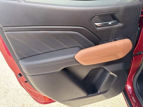 Used 2025 GMC Canyon AT4 w/ AT4 Premium Package image 13