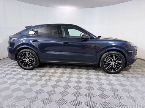 Used 2024 Porsche Cayenne Coupe AWD/4WD image 8