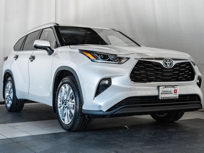 Used 2023 Toyota Highlander Limited