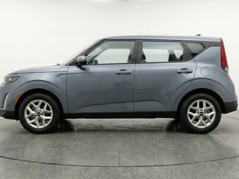 Used 2025 Kia Soul LX w/ LX Technology Package FWD image 5
