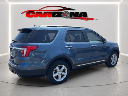 Used 2018 Ford Explorer XLT w/ Equipment Group 202A FWD image 5