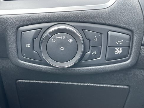 Used 2022 Ford Edge Titanium image 14