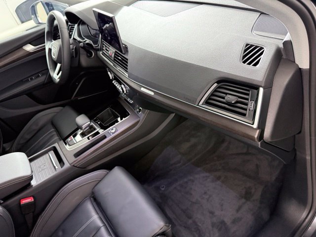 Certified 2024 Audi Q5 2.0T Prestige AWD/4WD image 24