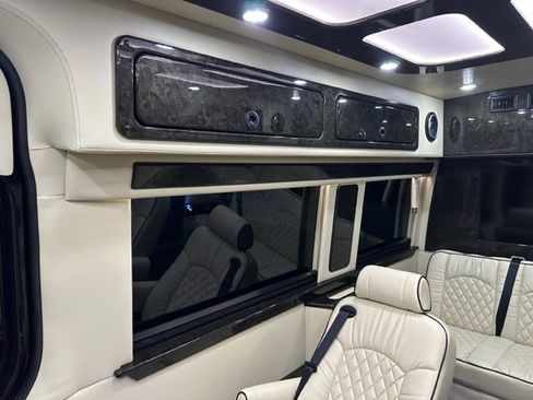 Used 2017 Mercedes-Benz Sprinter 2500 image 16