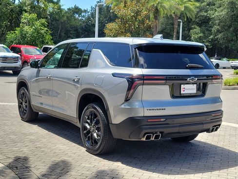 Used 2024 Chevrolet Traverse LS w/ Midnight/Sport Edition FWD image 2