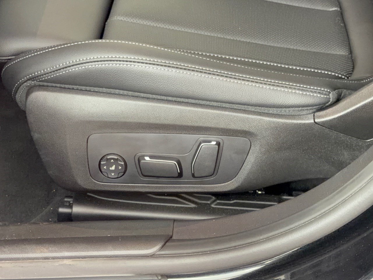 Used 2026 BMW 330i Sedan RWD image 16