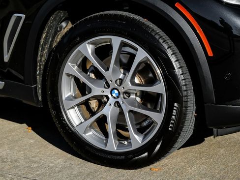 Used 2021 BMW X5 xDrive40i w/ Executive Package image 62