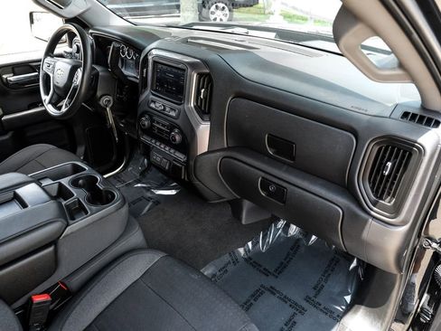 Used 2022 Chevrolet Silverado 1500 Custom w/ Safety Confidence Package AWD/4WD image 9