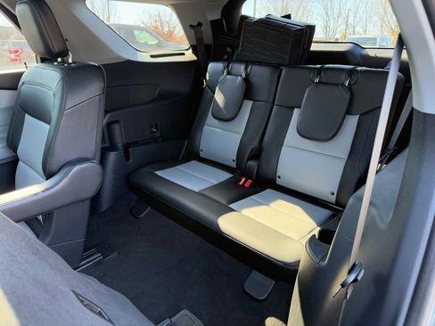 Used 2022 Ford Explorer XLT w/ Equipment Group 202A image 26