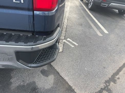 Used 2023 Chevrolet Silverado 1500 LT image 30