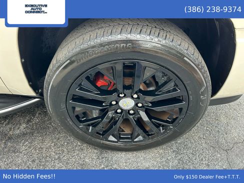 Used 2010 Cadillac Escalade AWD image 9