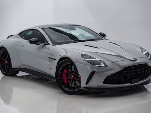 Used 2026 Aston Martin V8 Vantage S RWD image 3