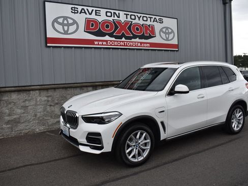Used 2023 BMW X5 xDrive45e w/ Parking Assistance Package AWD/4WD image 1